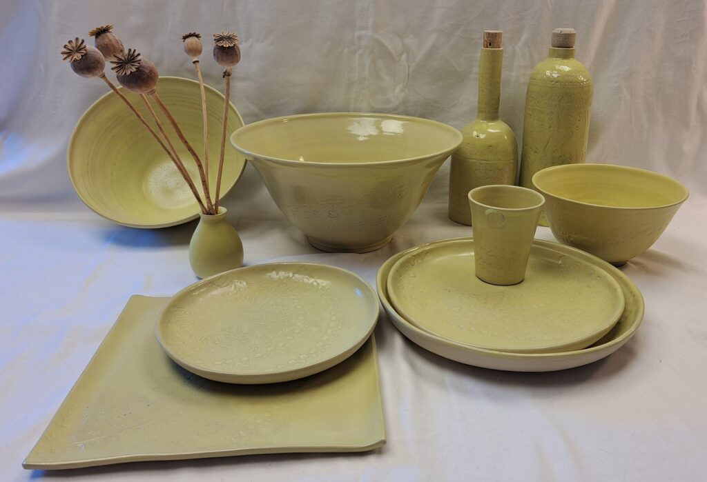 COLLECTION SATIN JAUNE - ensemble de vaisselle